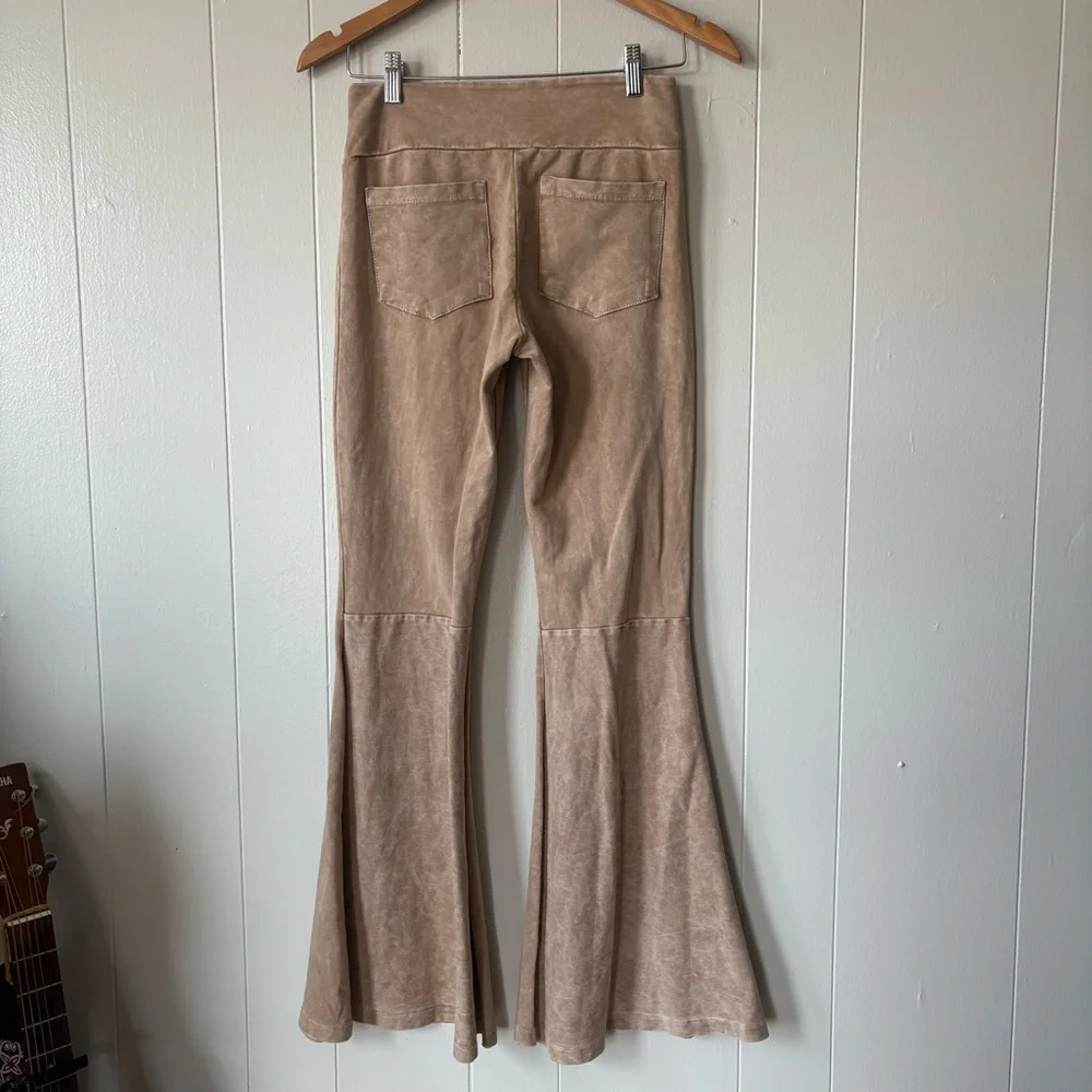 Chatoyant Stretchy Bell Bottom Yoga Pants - Picture 5 of 14